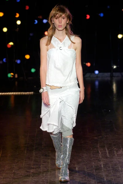 Look 25